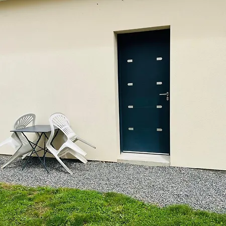 Independant Avec Frigo Et Micro-ondes 3* Poitiers